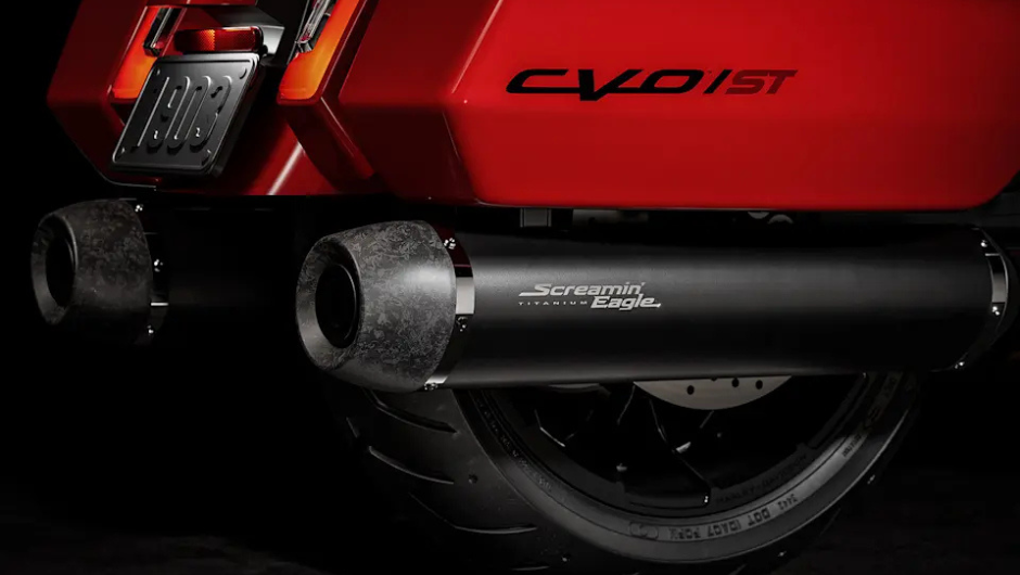 CVO™ Road Glide™ ST 2025